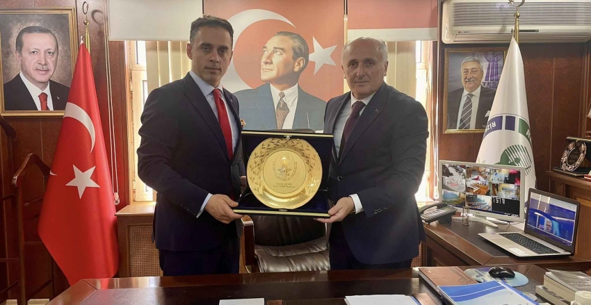 Rize-Artvin Havalimanı Müdüründen Rize Esnaf Odalar Birliği’ne Ziyaret