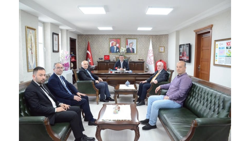 Rize Esnaf ve Sanatkarlar Odaları Birliğinden Milli Eğitim Müdürü Halil İbrahim AKMEŞEYE Ziyaret